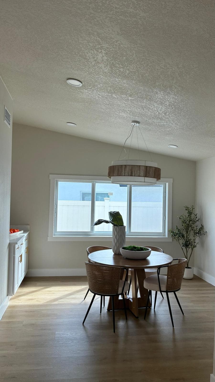 A Tampa Bay dining room cleaned and staged by the SRCL Multi Services crew